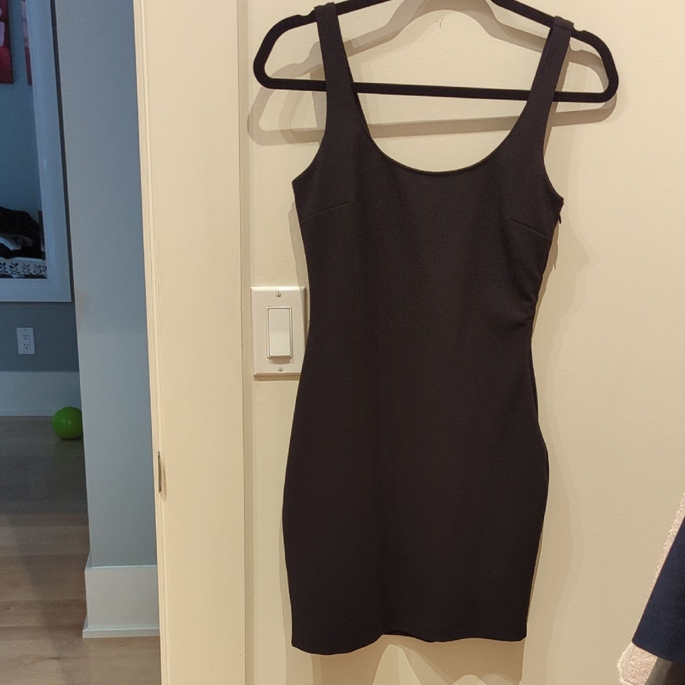 Elegant Black Sleeveless Dress